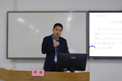 男人和女人在電視前

中度可信度描述已自動(dòng)生成